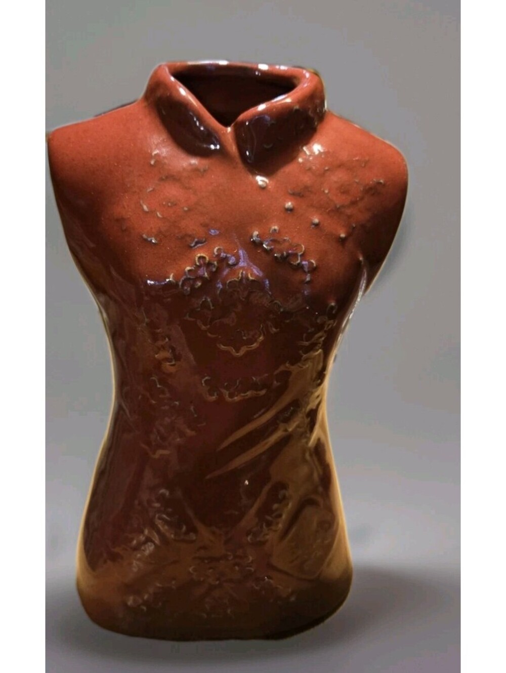 Vintage Traditional Asian Jacket Shaped Ceramic Vase 9.75" Tall By 6" Wide Red
